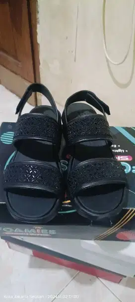 Skechers Footsteps Sendal Wanita