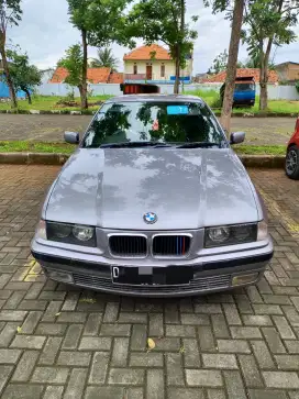 BMW E36 M43 Silver 1.8 MT Tahun 1998