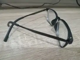 Kacamata Minus / Plus