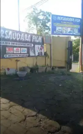 Kaca film mobil dan gedung