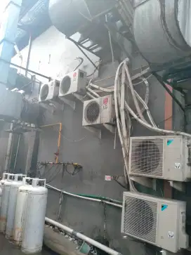 Service AC bongkar pasang AC tambah freon AC perbaikan AC