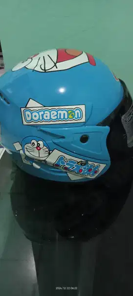 Helm anak doraemon