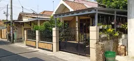 RUMAH DI JUAL TENGAH KOTA JOMBANG