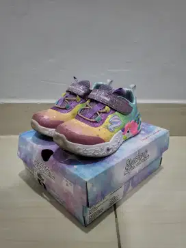 Sepatu Skechers anak