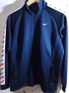 Tracktop Nikeee