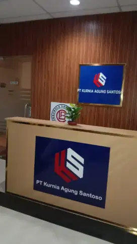 Meja usaha ruang tunggu