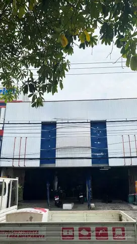 gedung perkantoran Gresik kota pinggir jalan raya