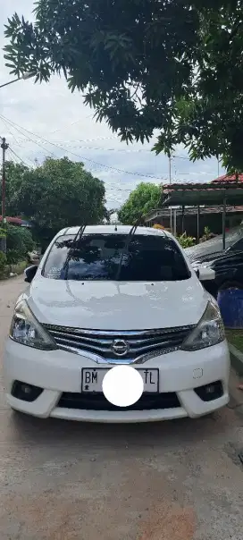 Dijual mobila grand livina facelift 2013 sv mt