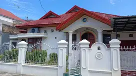 Dijual rumah di padang