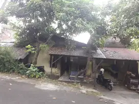 Jual Tanah / Rumah ex home industri Banyumanik cocok untuk Kosan