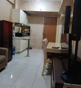 Disewakan studio plus apartemen puncak permai surabaya.