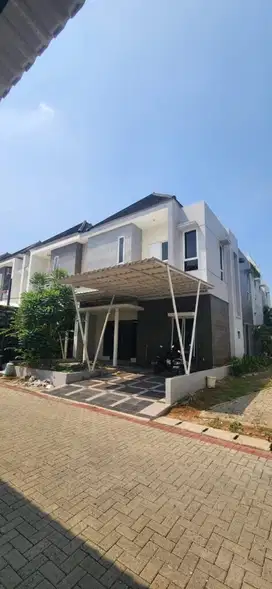 Dijual di Bawah Harga Pasar Rumah Hook 2 Lantai di Springville Bekasi