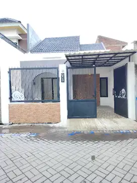 RUMAH SURABAYA TIMUR 3 KAMAR TIDUR MURAH 795 JUTA NEGO