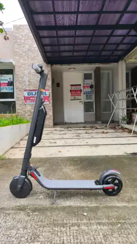 Skuter Listrik Segway Ninebot ES2 Excellent Condition