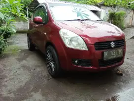 Di jual cepat Suzuki splash GL th 210 manual