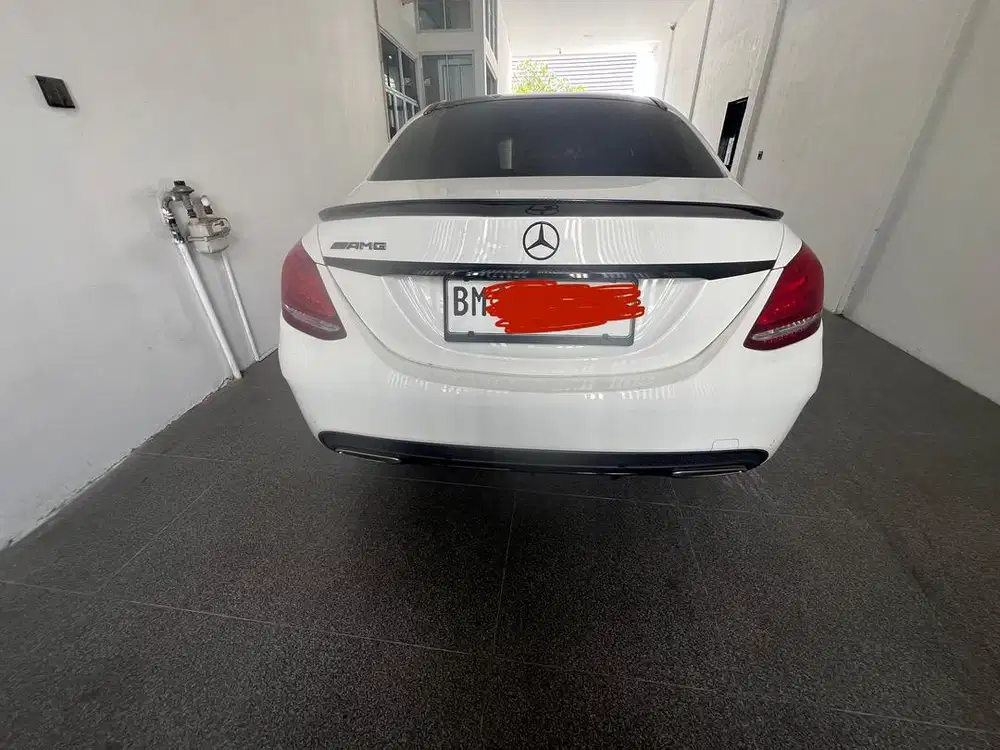 Mercedes Benz C250 AMG Line (2015)