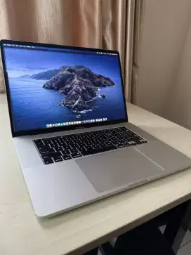 Jual macbook pro 16 inch 2019 i7 Ram 32gb SSD 512gb.