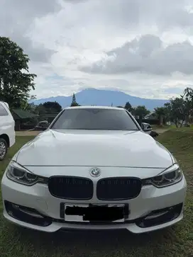 Paling murah(Cash)jual cepat bmw320i 2015 low km