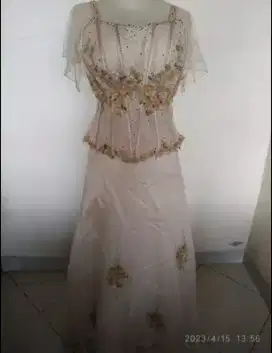 Baju pesta Size L.