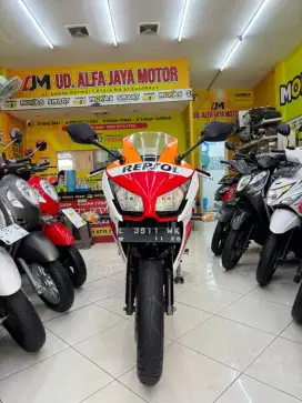 Harga Terjangkau ^ Honda CBR 150 Repsol thn 2015