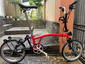 Brompton M6R Merah