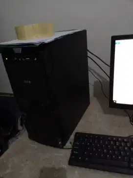 Komputer lengkap dengan monitor dan keyboard