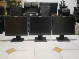 Lcd Monitor Built Up Lenovo 17 Inch Square