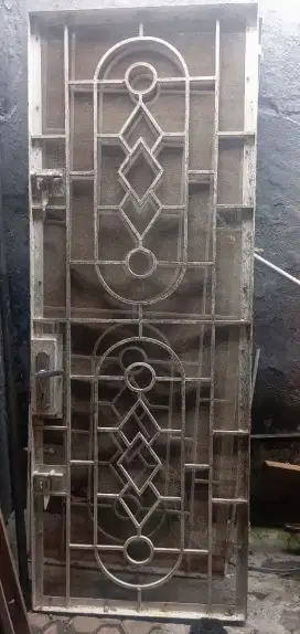 Pintu Terali Besi