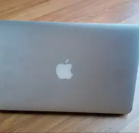 MACBOOK AIR CORE i5