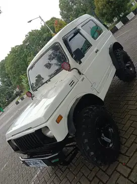 Suzuki Jimny 1985 Bensin