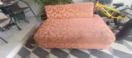 Sofa merah bagus, turun harga. Ambil aja harga murah.