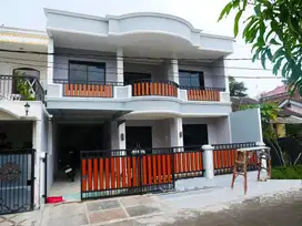 Rumah Baru, Renovasi, View Taman, Utara, di Perum Griya Loka BSD