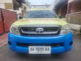 Toyota hilux 2.0 bensin 2009 ambulan medis multifungsi ransus istimewa