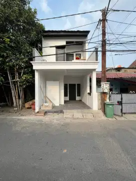 Disewakan rumah 2 Lantai