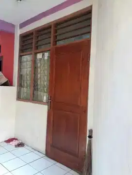 Disewakan Rumah beserta isinya pertahun di Condet, Jakarta Timur