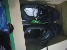 Sepatu Legas Cowok SDH di Sol