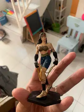 Wonder Woman figurine
