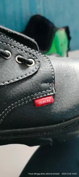 Sepatu safety skn