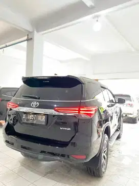 FORTUNER 2.4 VRZ MATIC DIESEL 2019 ISTIMEWA