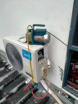 Service AC bongkar pasang AC tambah freon AC perbaikan AC