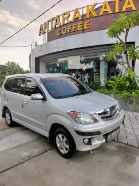 Daihatsu Xenia Family 2008