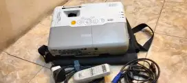 Epson EB-900 Proyektor Multimedia 3 LCD