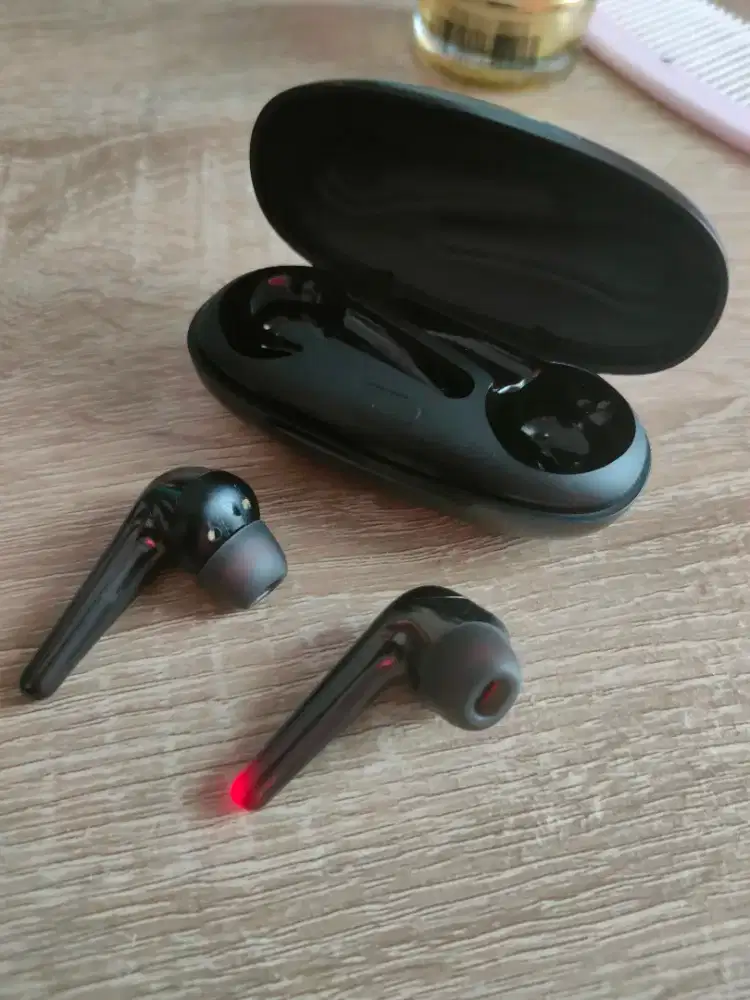 1more Comfobuds Pro