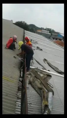 Jasa perbaikan atap rumah bocor pasang flapon PVC dan renovasi rumah