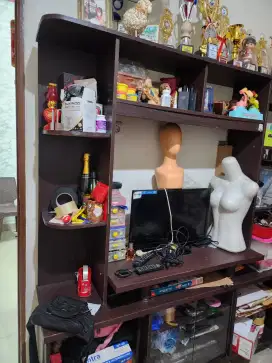 Lemari pajangan kayu bongkar pasang