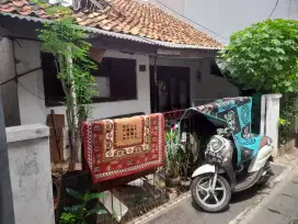 Dijual rumah lt 168 m² 2,2 milyar nego