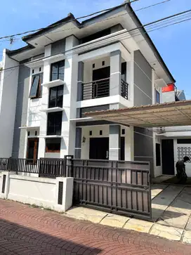 Rumah Lingkungan Perumahan di Jalan Anggajaya Condongcatur