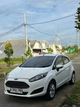 Ford fiesta 2013 facelift trend AT