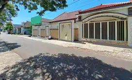 Dijual rumah baru pinggir jalan raya