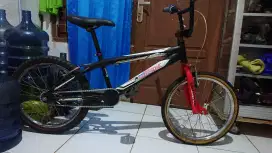 Sepeda Bmx pacific ukuran 20